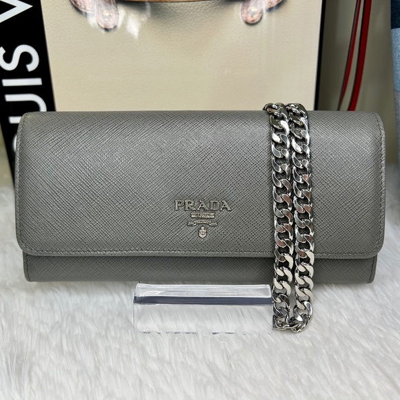 PRADA Limited Edition Tri-Color Wallet - Picture 14 of 14